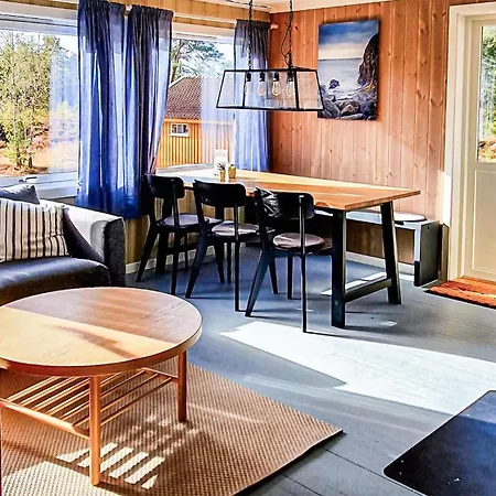 4 Bedroom Beautiful In Kongshavn