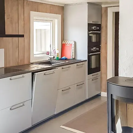 4 Bedroom Beautiful In Kongshavn Дом отдыха Skare (Aust-Agder)